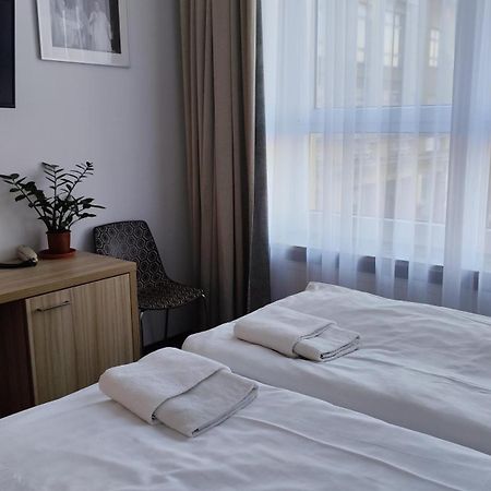 Mini Hotel Akord ออสตราวา ภายนอก รูปภาพ