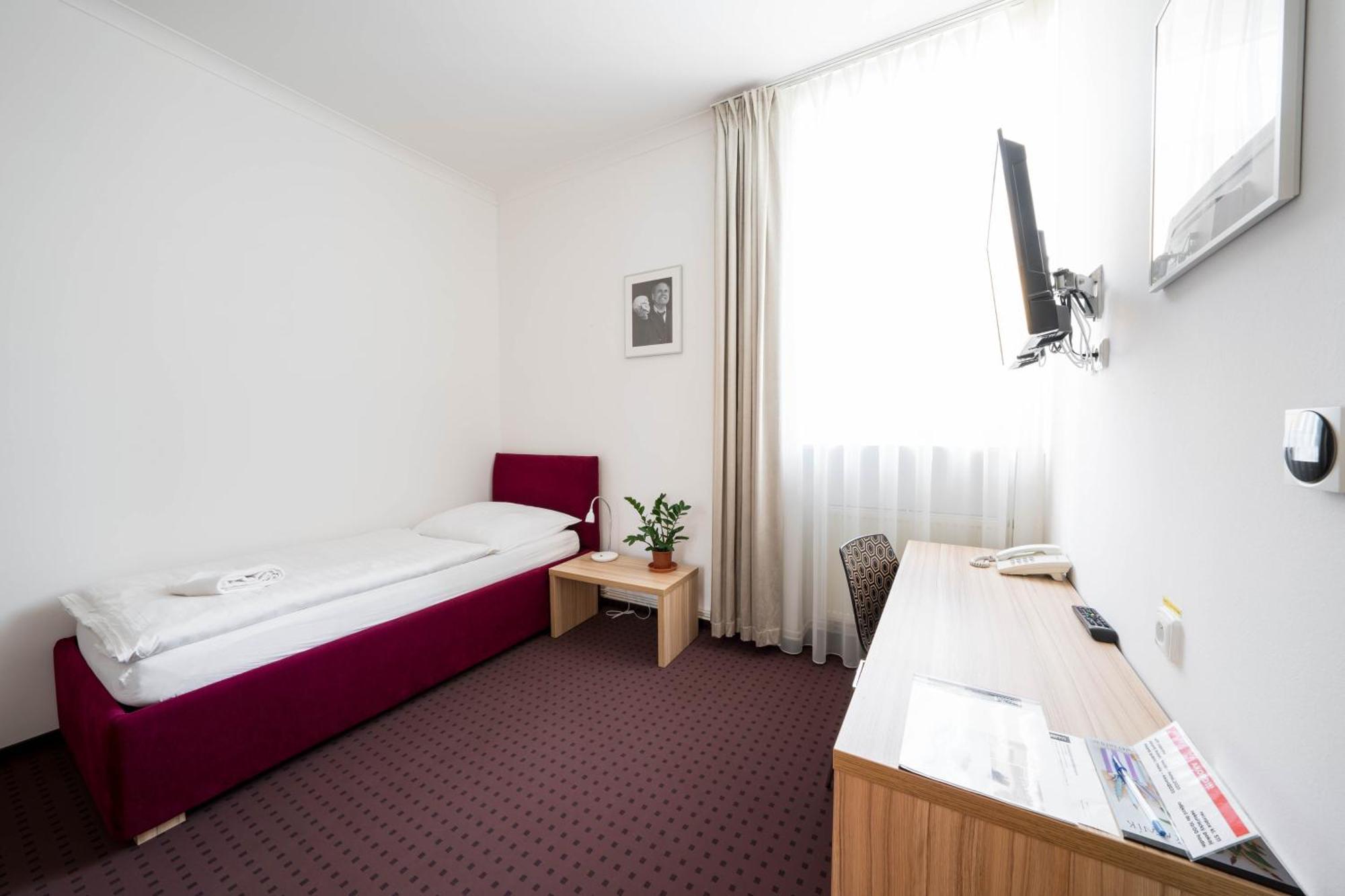 Mini Hotel Akord ออสตราวา ภายนอก รูปภาพ