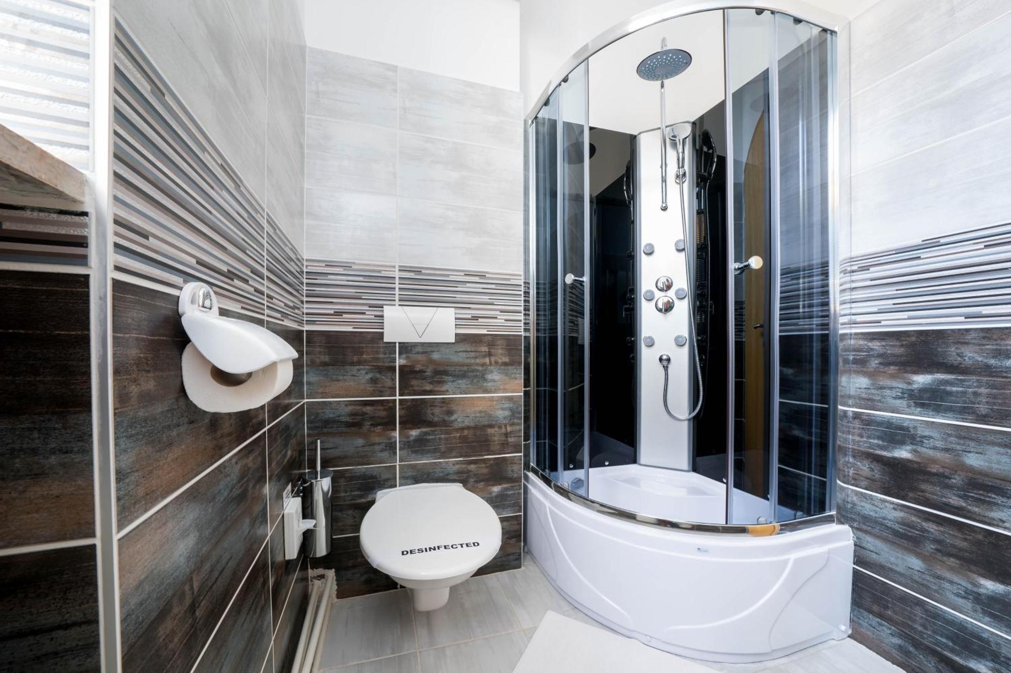 Mini Hotel Akord ออสตราวา ภายนอก รูปภาพ