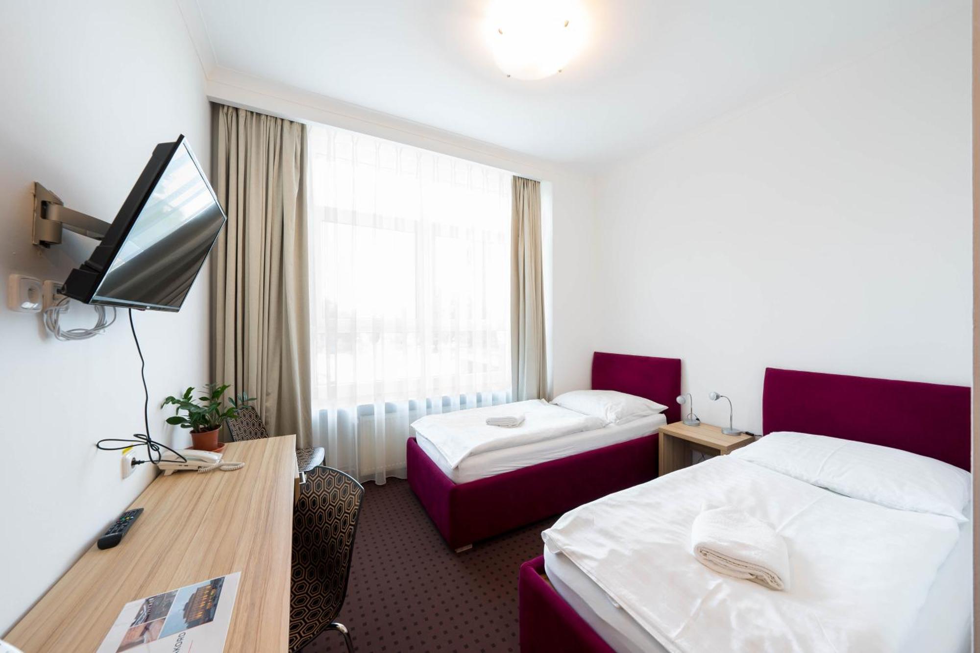 Mini Hotel Akord ออสตราวา ภายนอก รูปภาพ