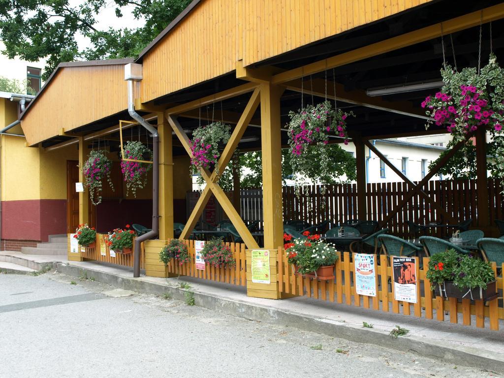Mini Hotel Akord ออสตราวา ภายนอก รูปภาพ