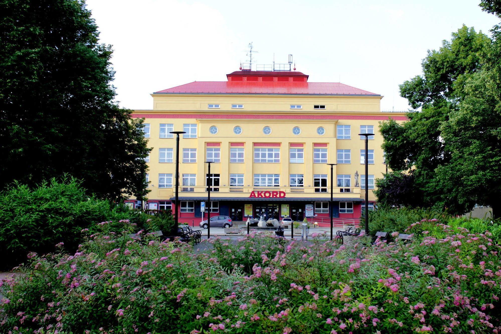 Mini Hotel Akord ออสตราวา ภายนอก รูปภาพ