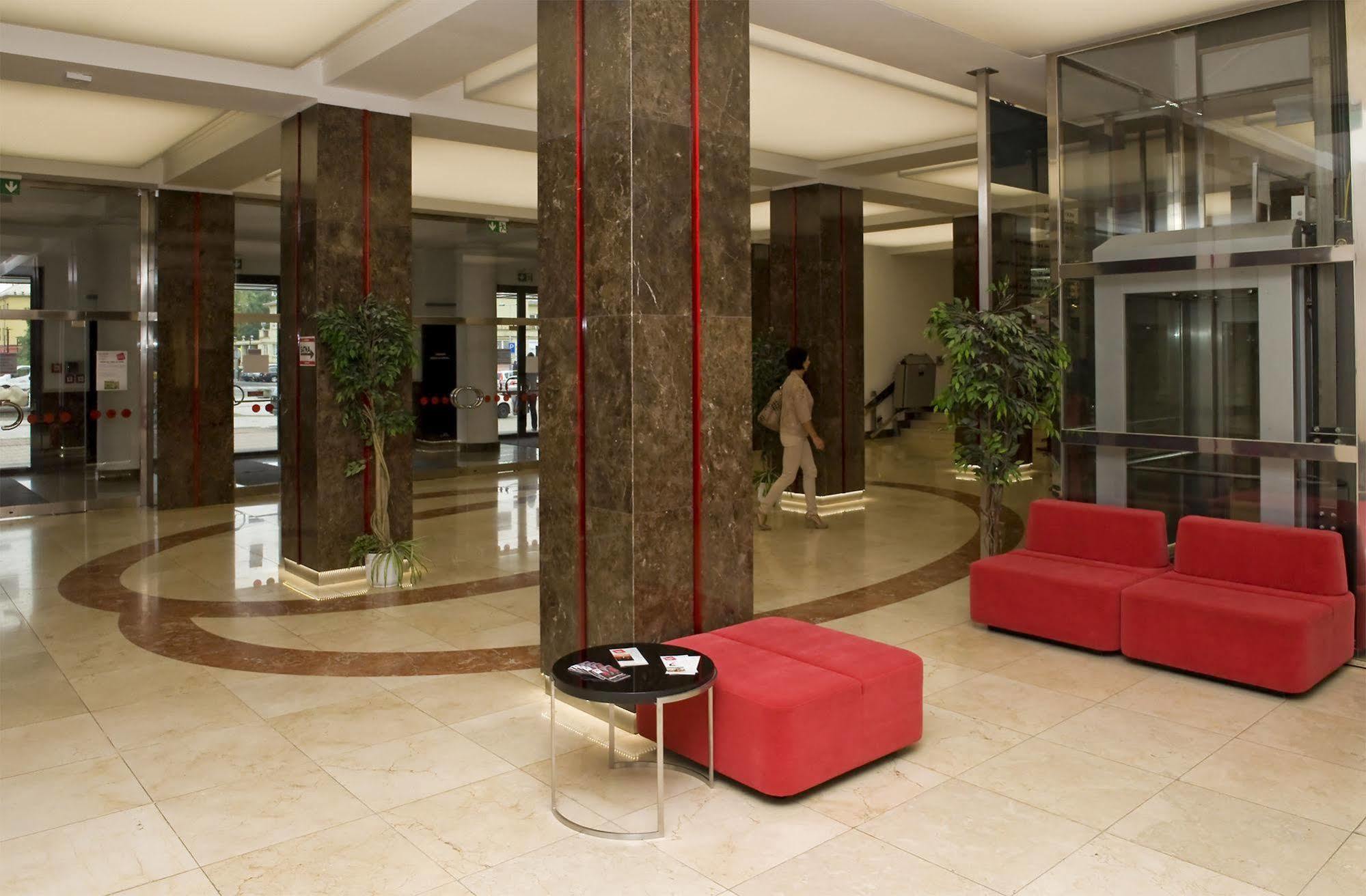 Mini Hotel Akord ออสตราวา ภายนอก รูปภาพ