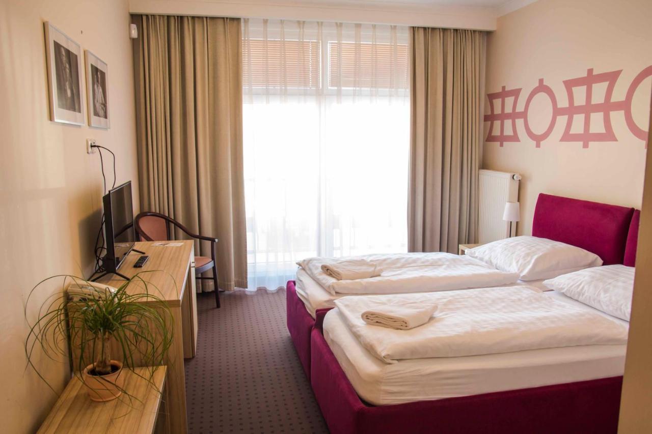 Mini Hotel Akord ออสตราวา ภายนอก รูปภาพ
