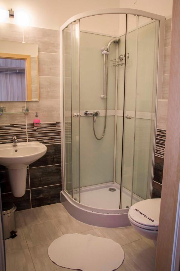 Mini Hotel Akord ออสตราวา ภายนอก รูปภาพ